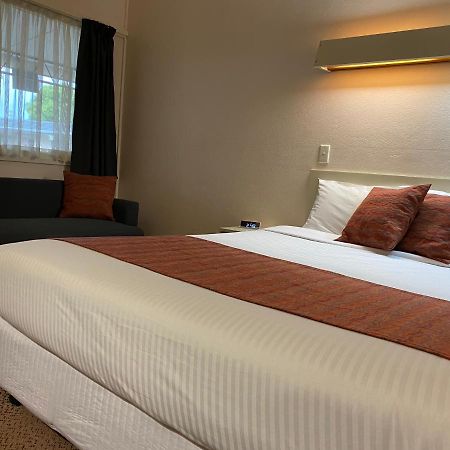 פורבס Ben Hall Motor Inn מראה חיצוני תמונה