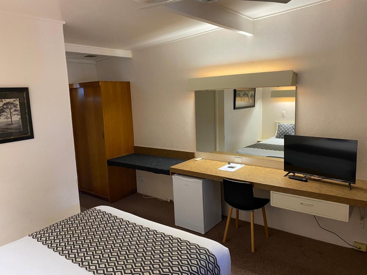 פורבס Ben Hall Motor Inn מראה חיצוני תמונה