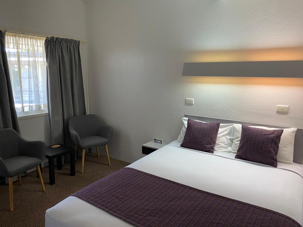 פורבס Ben Hall Motor Inn מראה חיצוני תמונה