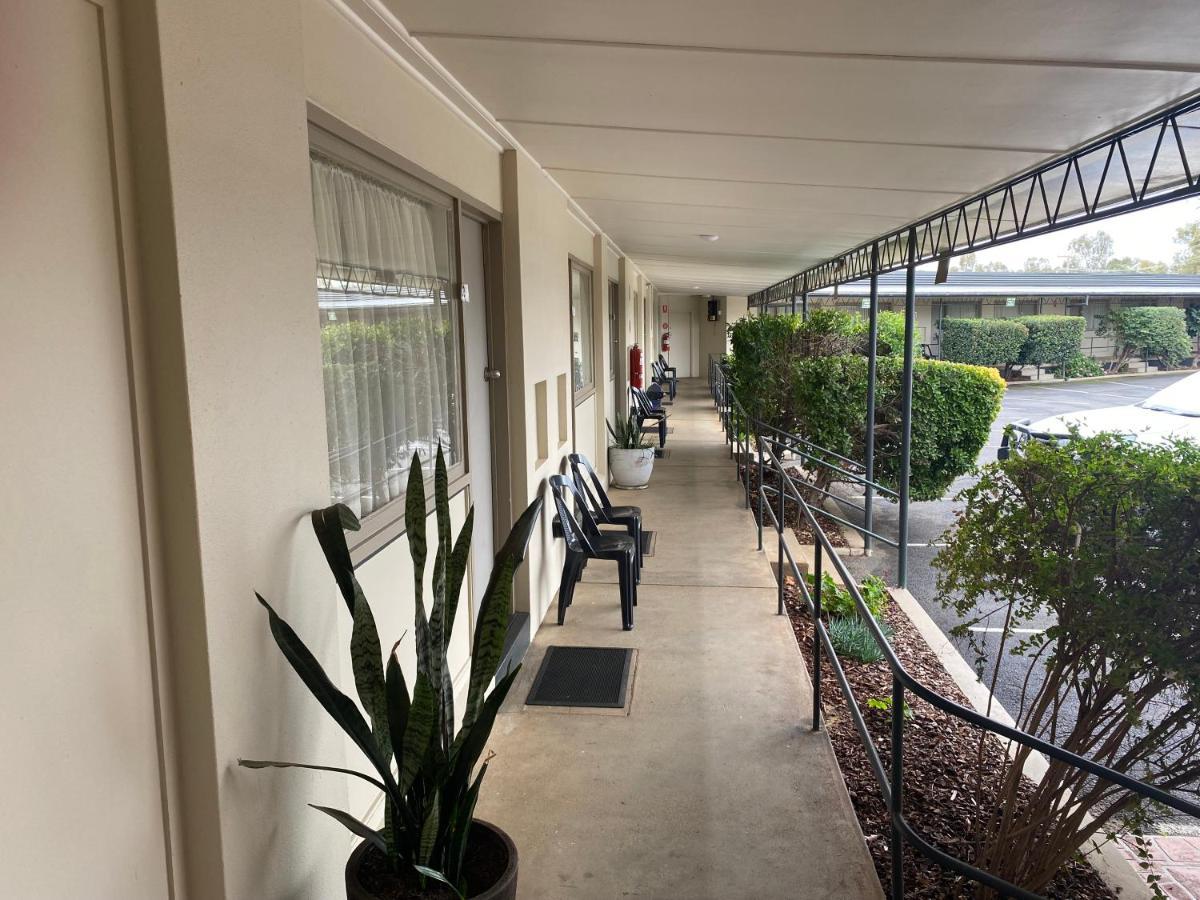 פורבס Ben Hall Motor Inn מראה חיצוני תמונה