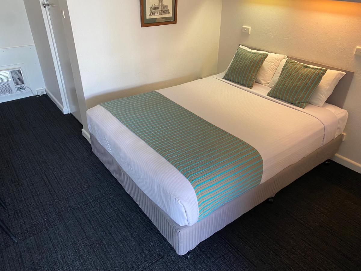פורבס Ben Hall Motor Inn מראה חיצוני תמונה