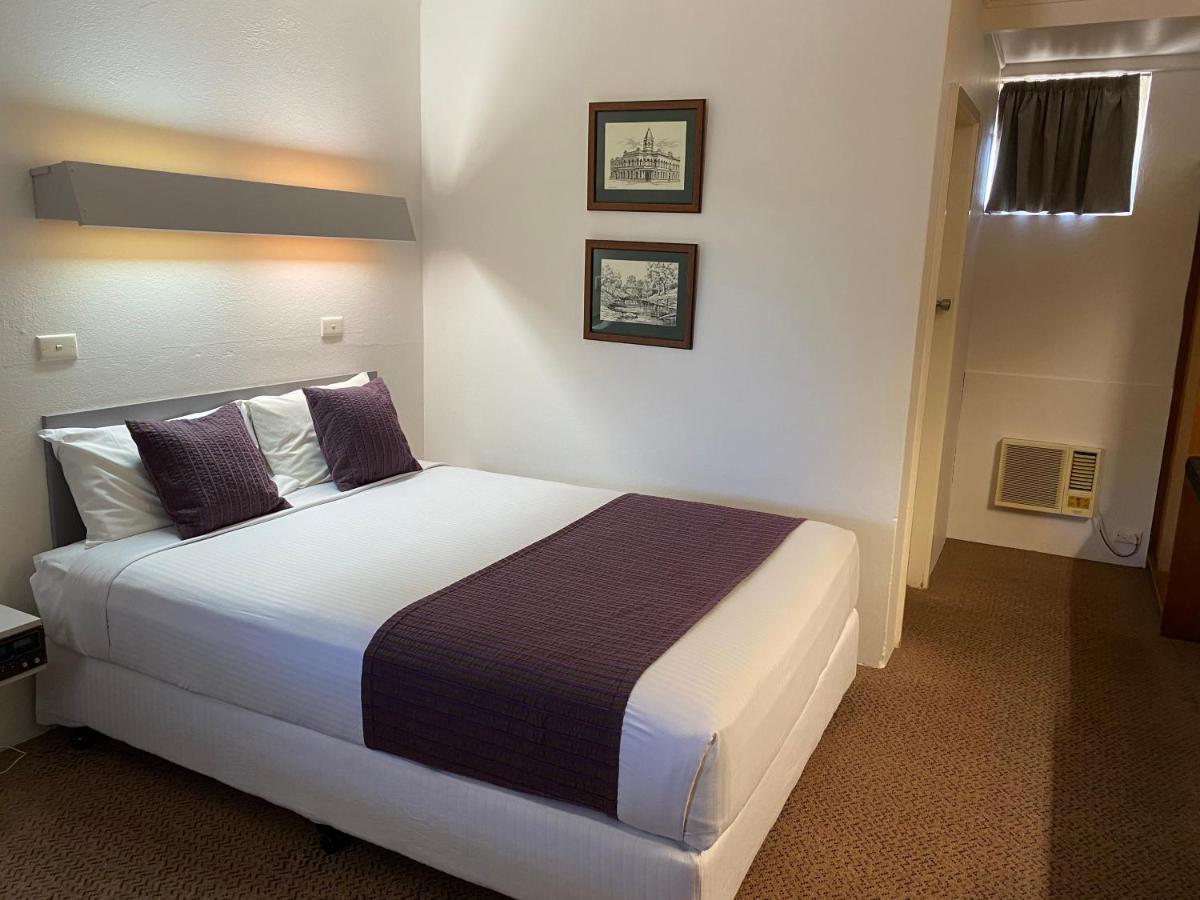 פורבס Ben Hall Motor Inn מראה חיצוני תמונה